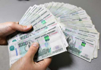 В Калуге задержали сотрудников оборонной компании по делу о получении взятки в размере 2,4 миллиона рублей