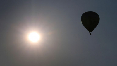 Tragic Accident: Fatal Fall from Hot Air Balloon Claims Life of Man in Australia