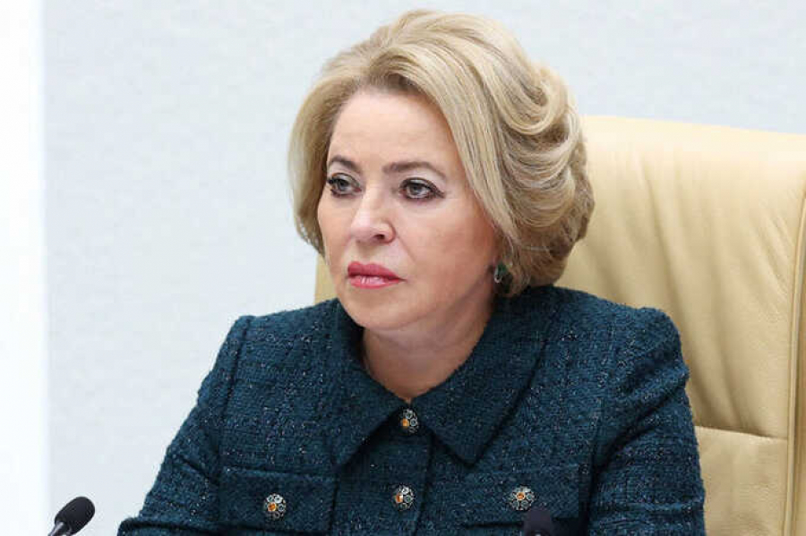 Валентина Матвиенко призывает россиян лезть в кредиты и строить дома в глубинке, пока сама живёт во дворце на Рублёвке и владеет виллой в Италии