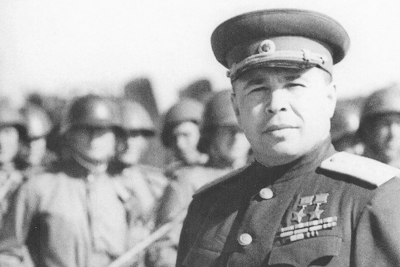 Начинал войну в звании полковника - закончил в звании генерал-полковника. Дважды Герой Советского Союза генерал Белобородов