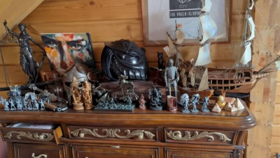 У бывшего судьи Сочи Валерия Слуки обнаружили коллекционное оружие и роскошные автомобили